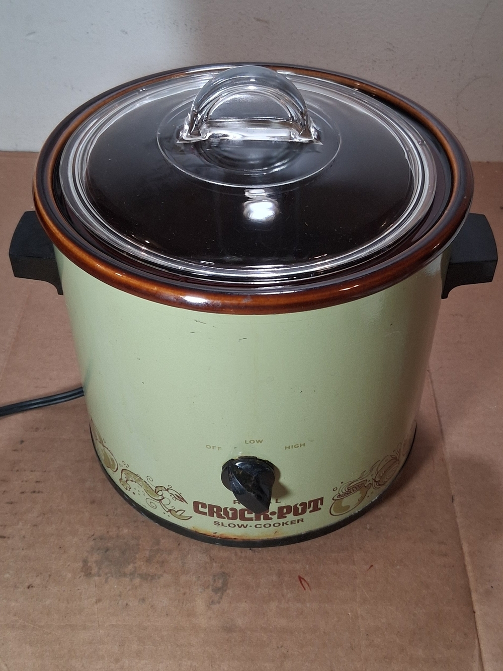 Green Slow Cooker with Glass Lid